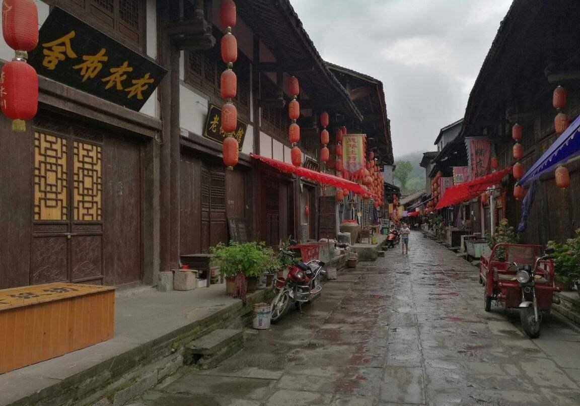 逃出林中村